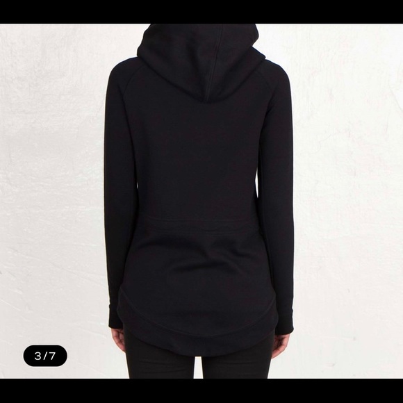 Nike Tech Fleece Cape - Picture 7 of 7